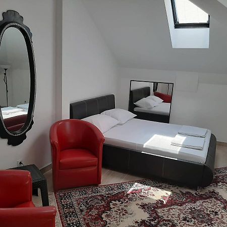 Apartamento Aleksandrija Ni Exterior foto